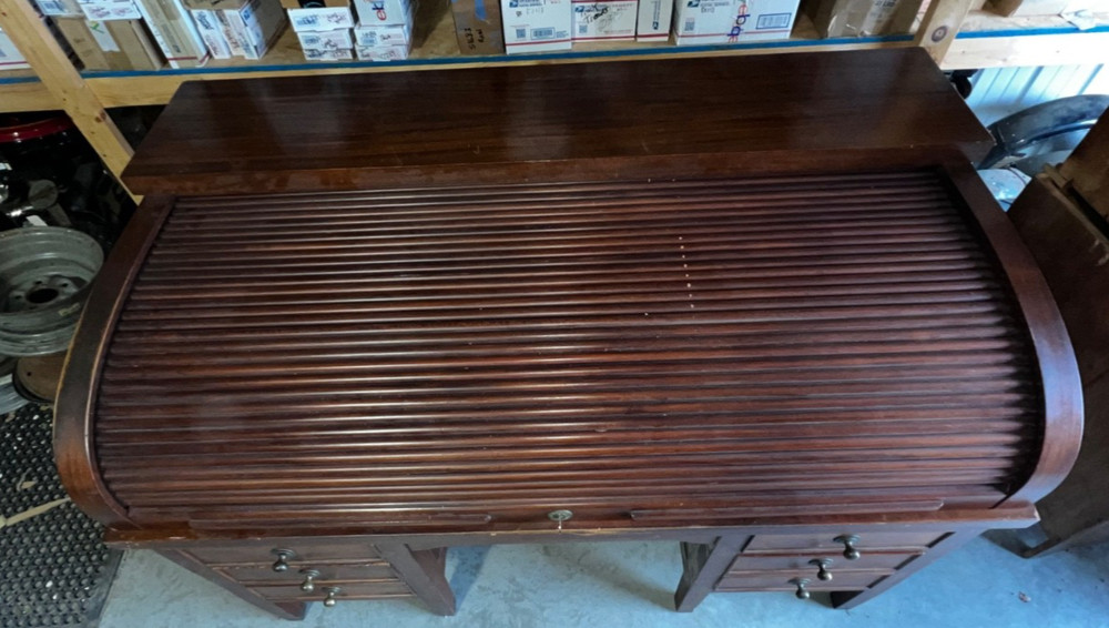 Huge Beautiful Vintage Mahogany Roll-Top Desk- Needs Key