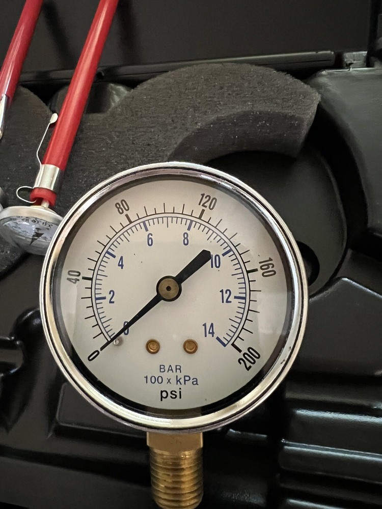 SISCO portable temperature and pressure gauge