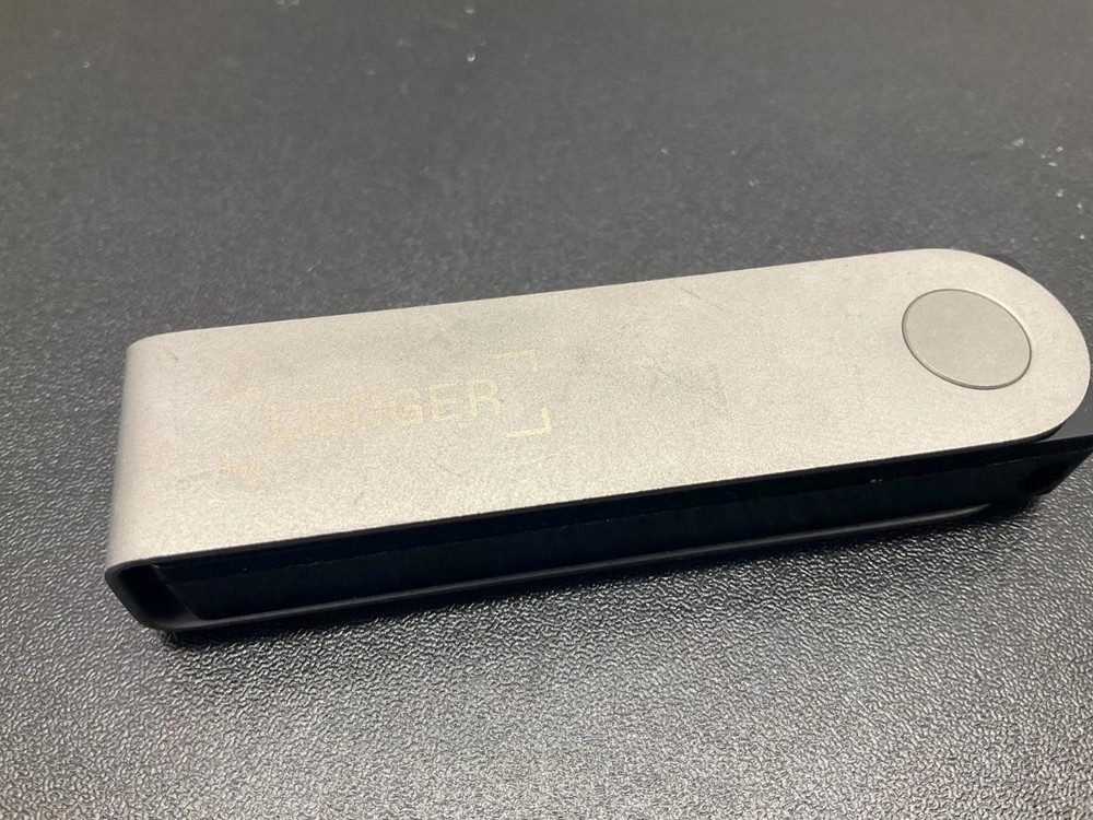 Ledger Nano X Crypto Hardware Wallet - Bluetooth Onyx Black