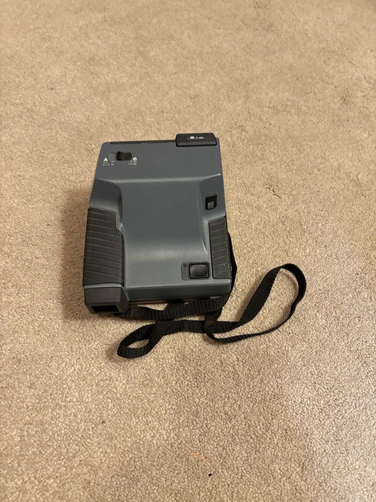 Vintage Polaroid Impulse Camera with built in flash WORKING tested
