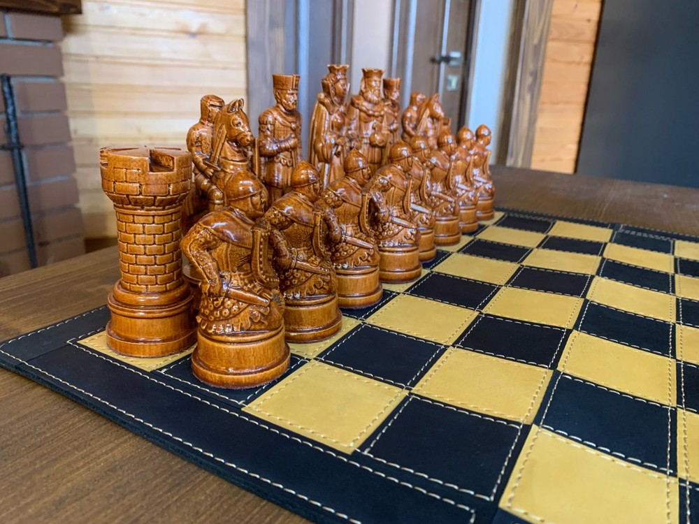 Hand Carved Walnut Maple Wood Chess Pieces