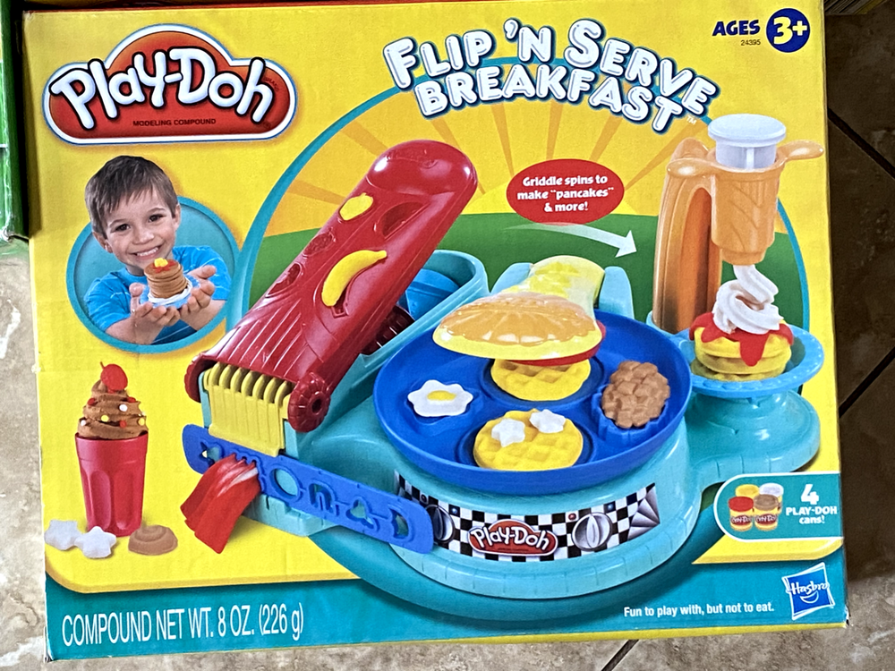 8 COMPLETE SETS OF PLAY-DOH