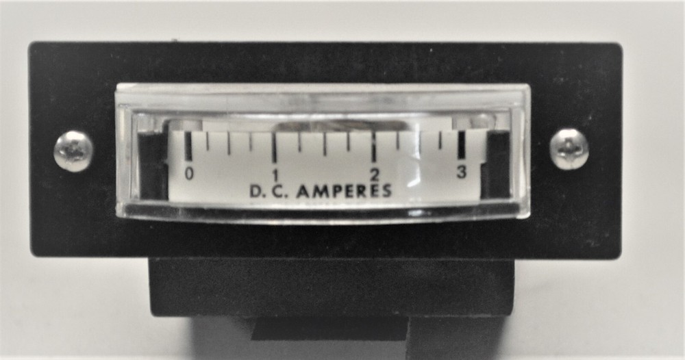 UNBRANDED LINEAR PANEL METER D.C. AMPERES 0-3A SCALE VINTAGE SURPLUS