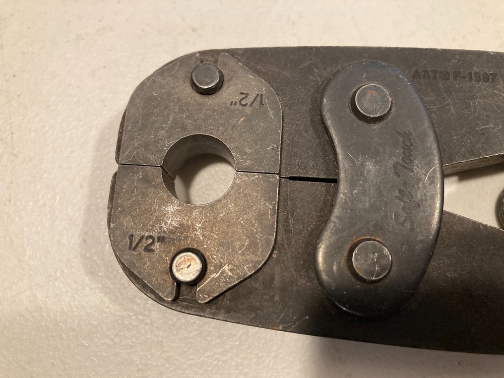 SharkBite Pex Crimp Tool Kit 865896 with PEX crimp tool kit #865896