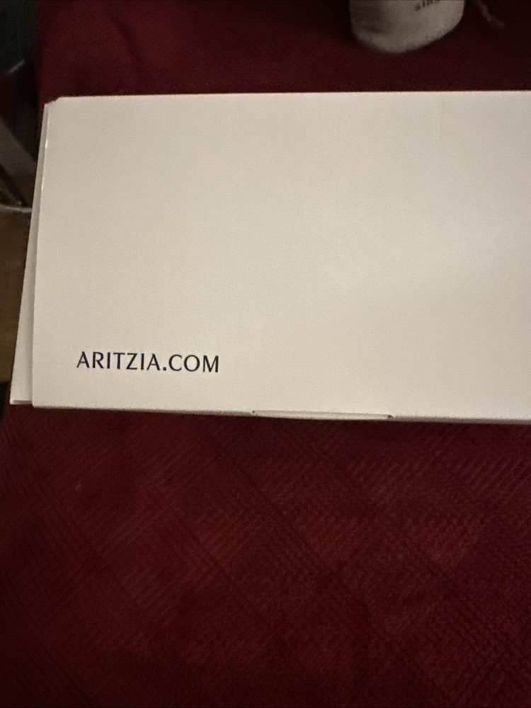 A Large Aritzia Empty Gift Box(non Magnetic) 18x16x6”