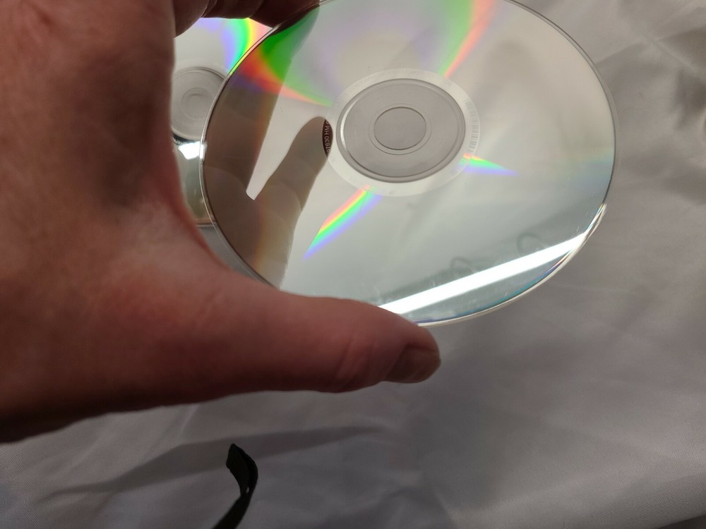 Hallmark Card Studio 2004 Deluxe PC CD Rom Windows 98/2000/ME/XP S7197614