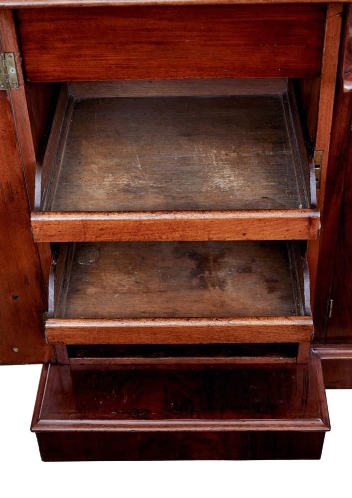 HIGH VICTORIAN SHAPED FLAME MAHOGANY MIRRORED SIDEBOARD