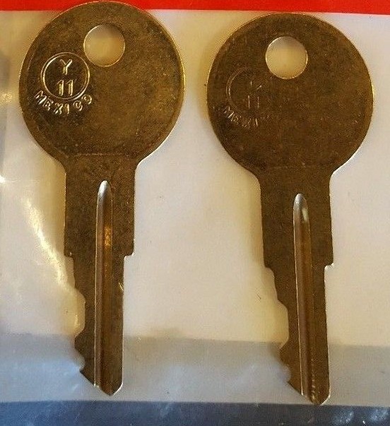 B04 key 2 NEW KEYS FOR HUSKY TOOL BOX KEY CODE B04 Home Depot Tool Boxes
