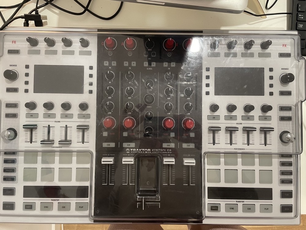 Native Instruments traktor kontrol s8