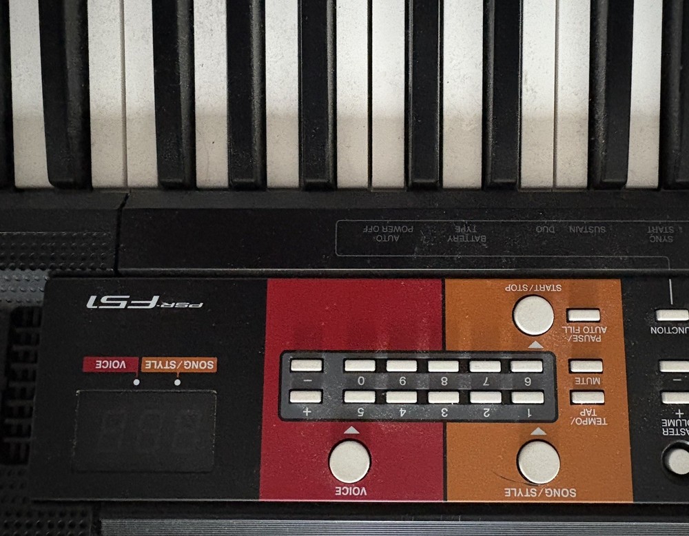 Yamaha PSR-F51 Keyboard