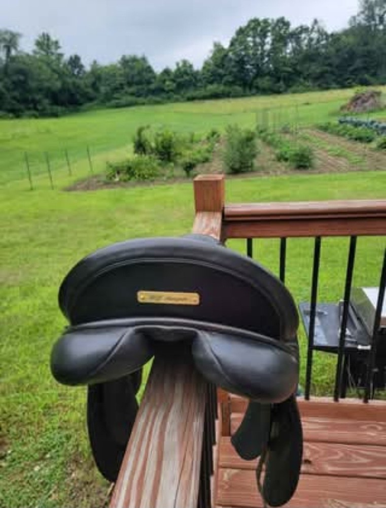 18W County Connection Dressage Saddle