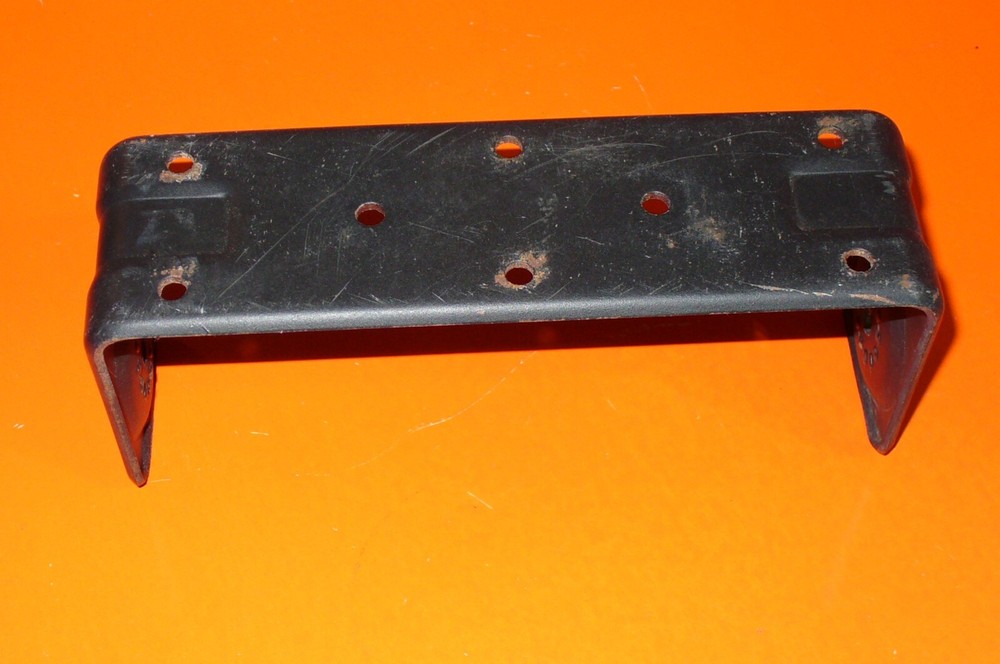 MOTOROLA MOUNTING BRACKET TRUNION OLDER TYPE