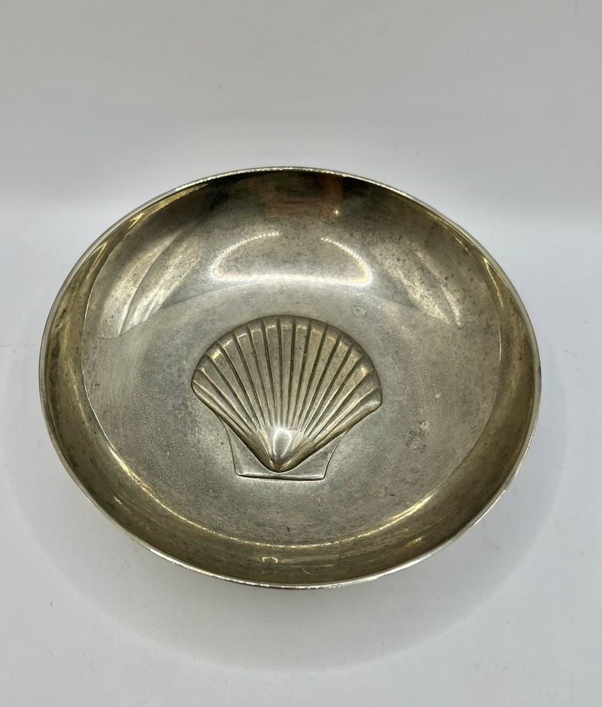 Polished Metal Dish Scallop Sea Shell 6 1/2” Diameter