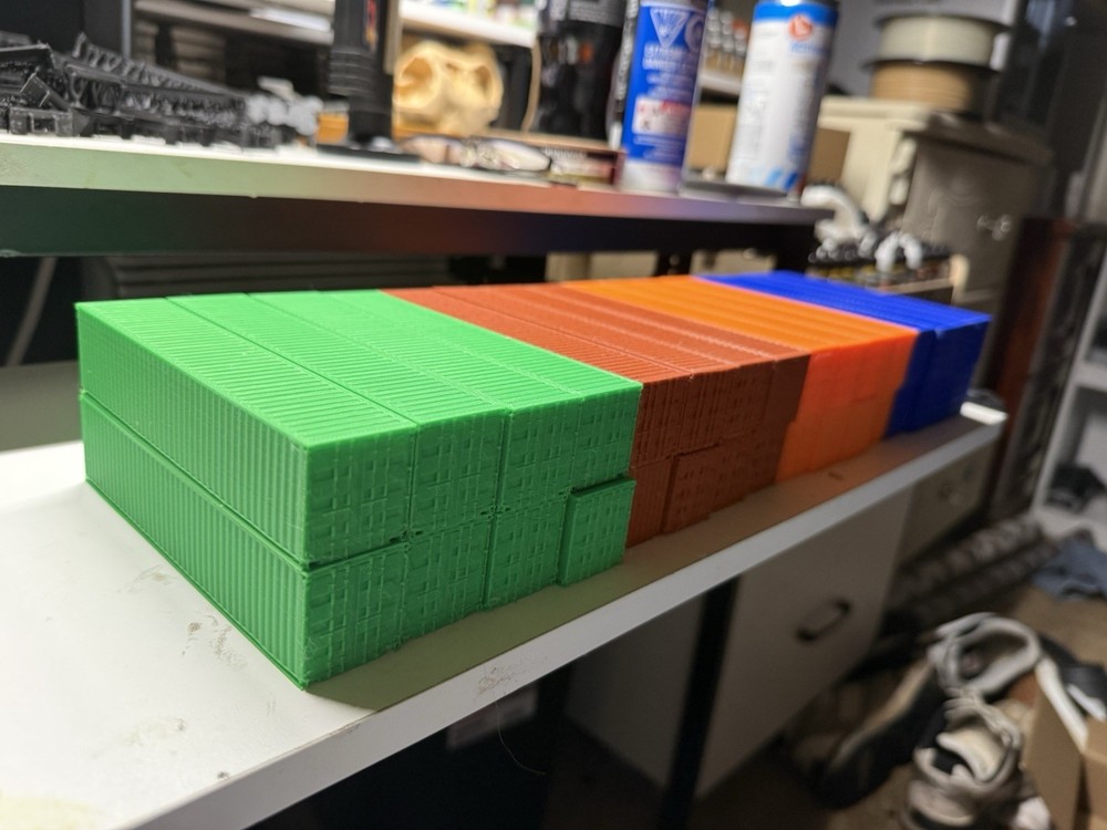 32 Ho Scale, Shipping Containers