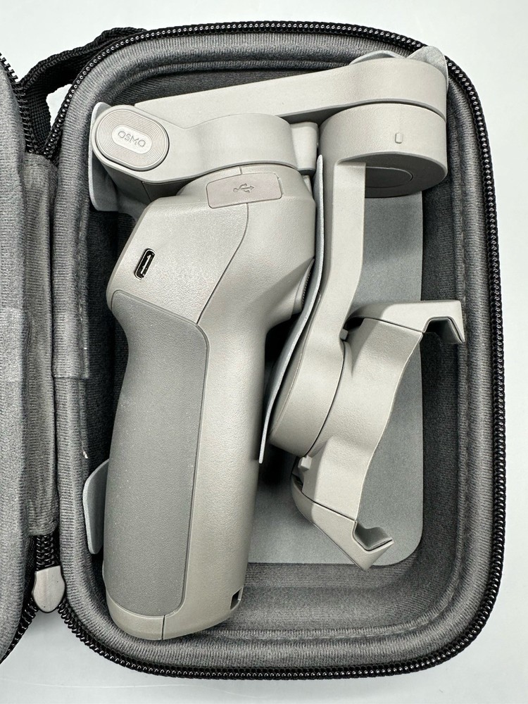 DJI Osmo Mobile 3 Combo