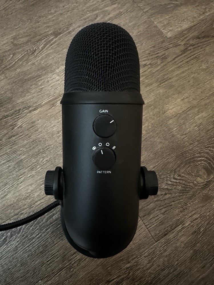 Yeti x Black USB Studio Microphone with Blue Windscreen Streaming Podcasting Mic