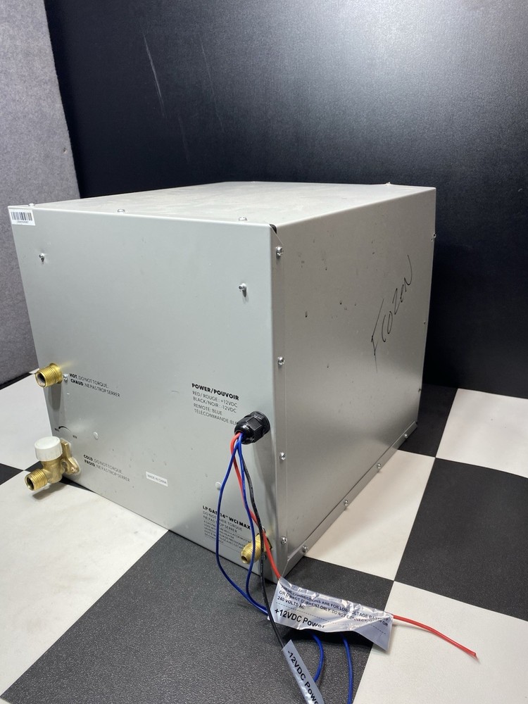 GIRARD 2GWHAM Tankless Water Heater For Parts Or Repair Only