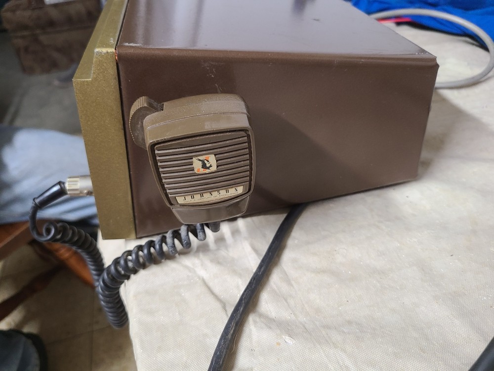 Johnson Messenger 250 23 Channel Base Station CB