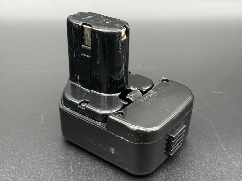 HITACHI Tools DS 18DVF3 18 Volt Drill Combo 2 Batteries Charger Case READ