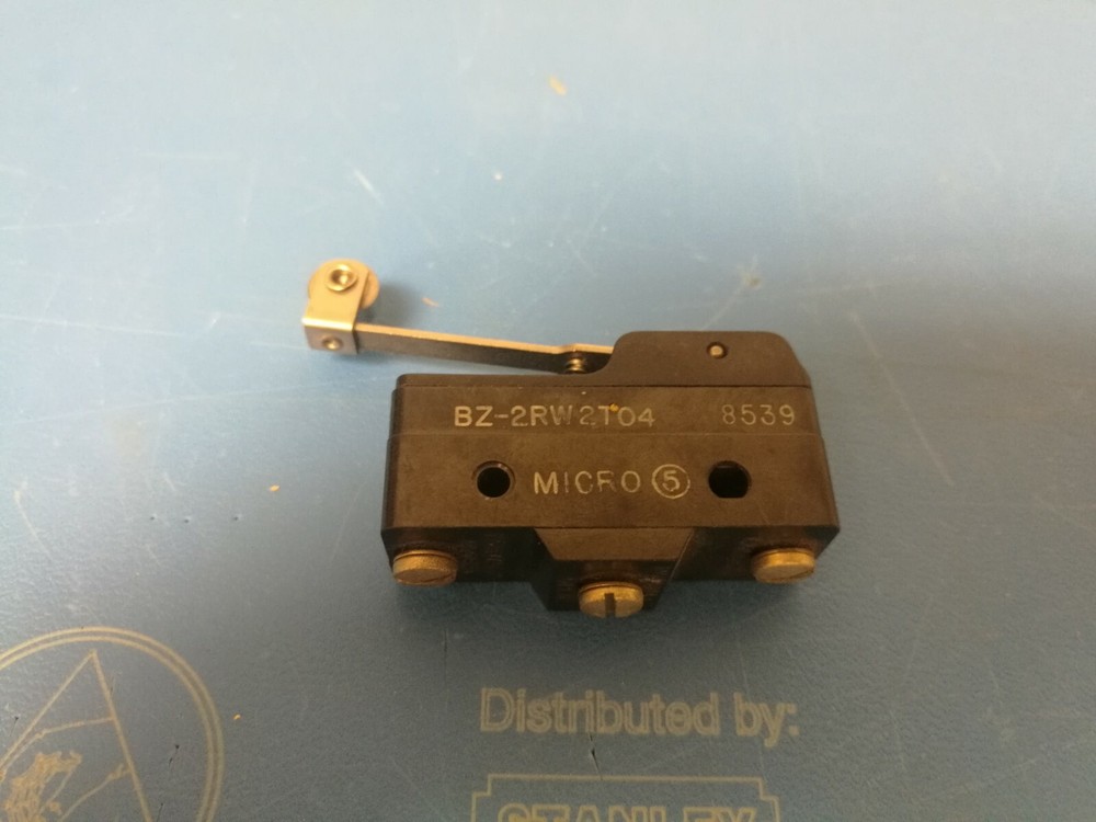NEW HONEYWELL MICROSWITCH BZ-2RW2T04 ROLLER LEVER SWITCH 15A