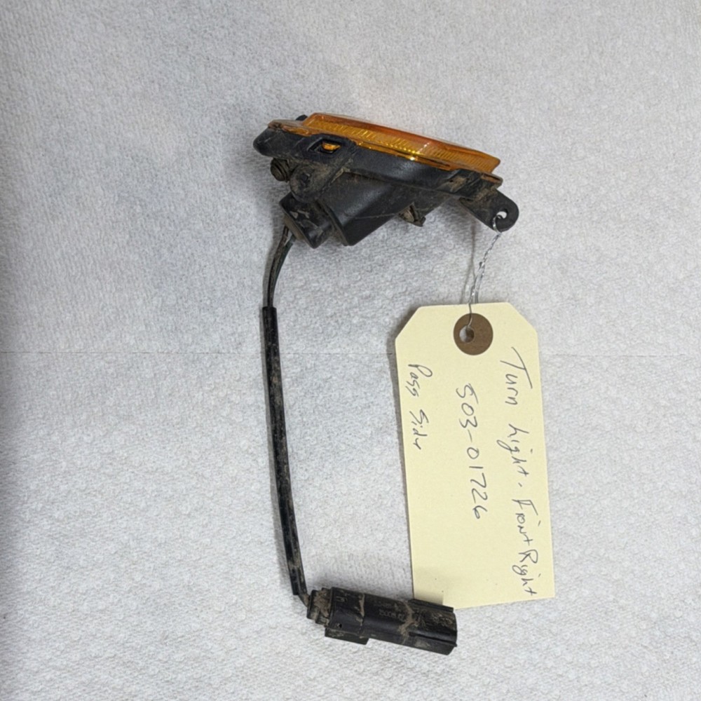 2017 Cub Cadet Challenger 750 Turn Light Left Blinker Drivers Side 503-01725