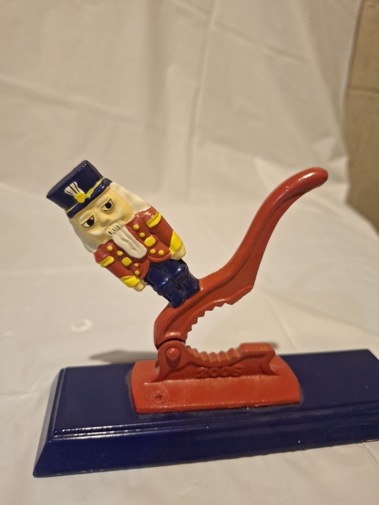 Houston Harvest Nut Cracker with Cast Iron Nutcracker on Wood Base 2006