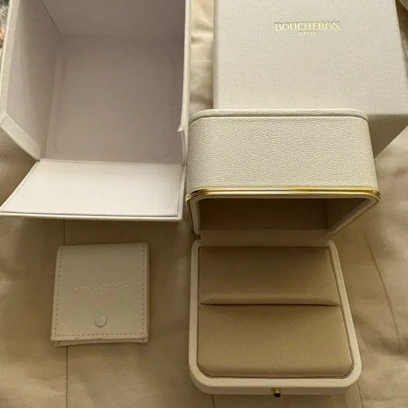 Boucheron Ring Case Box Full Set Authentic