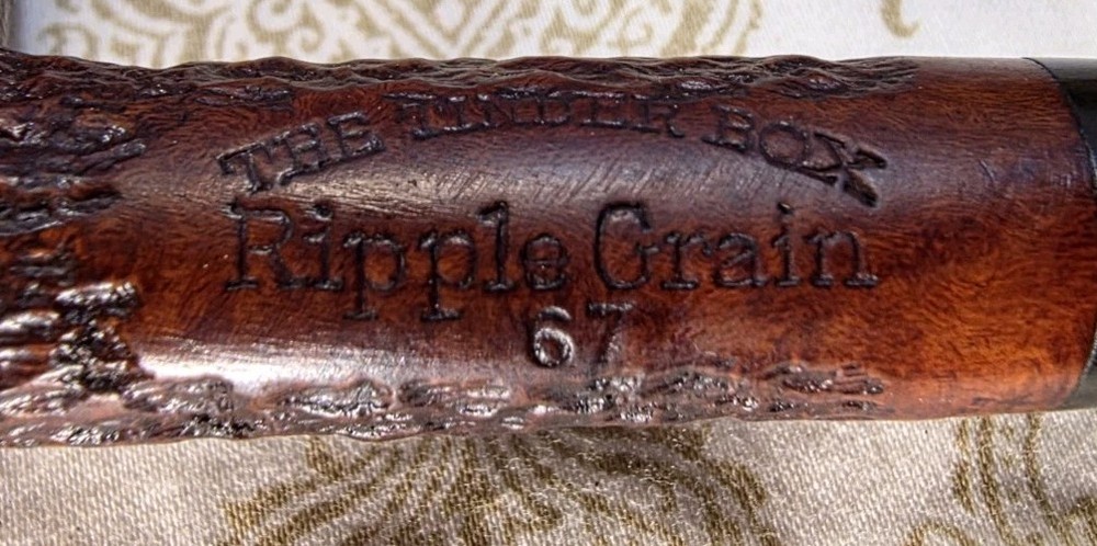 Tender Box Ripple Grain Estate pipe.