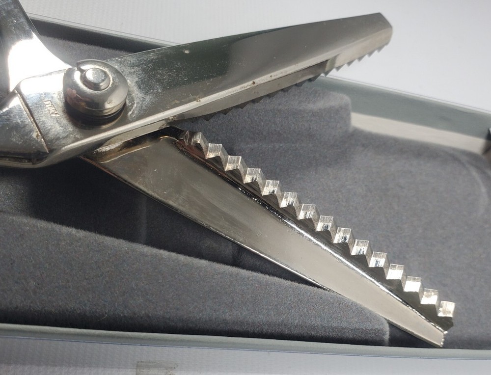 Gingher 7 1/2” Pinking Shear Scissors Italy