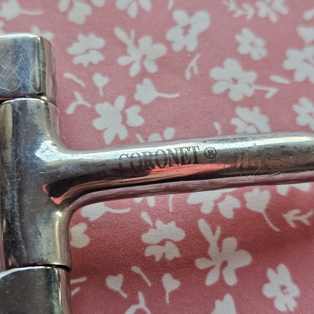 Robart Pinchless Bit Offset D Ring Snaffle Horse