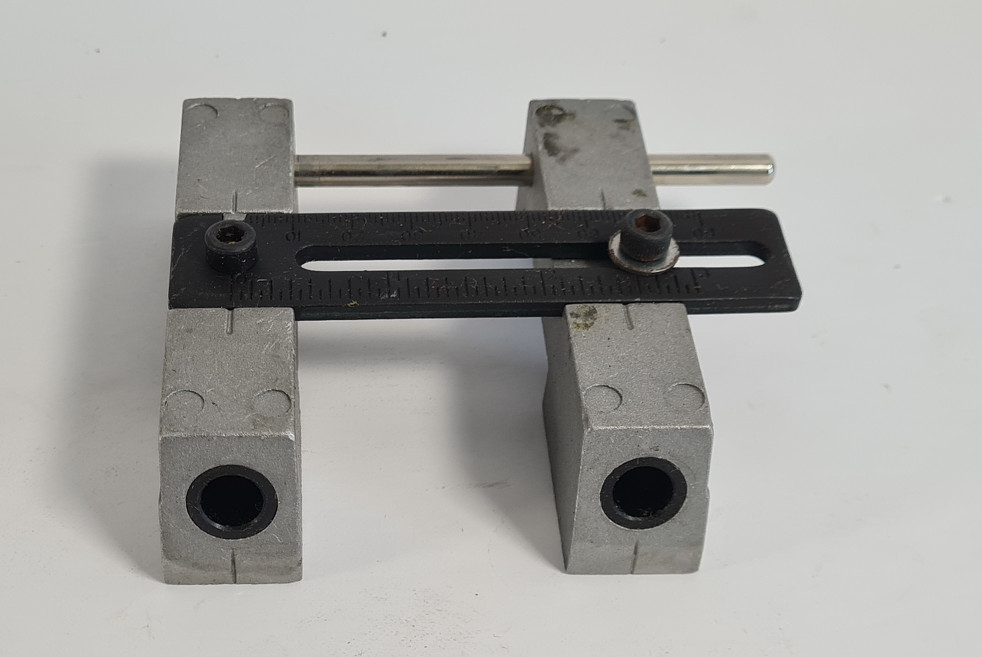 Eagle Tool Company Adjustable Double Pocket Hole Guide – Item #DY48