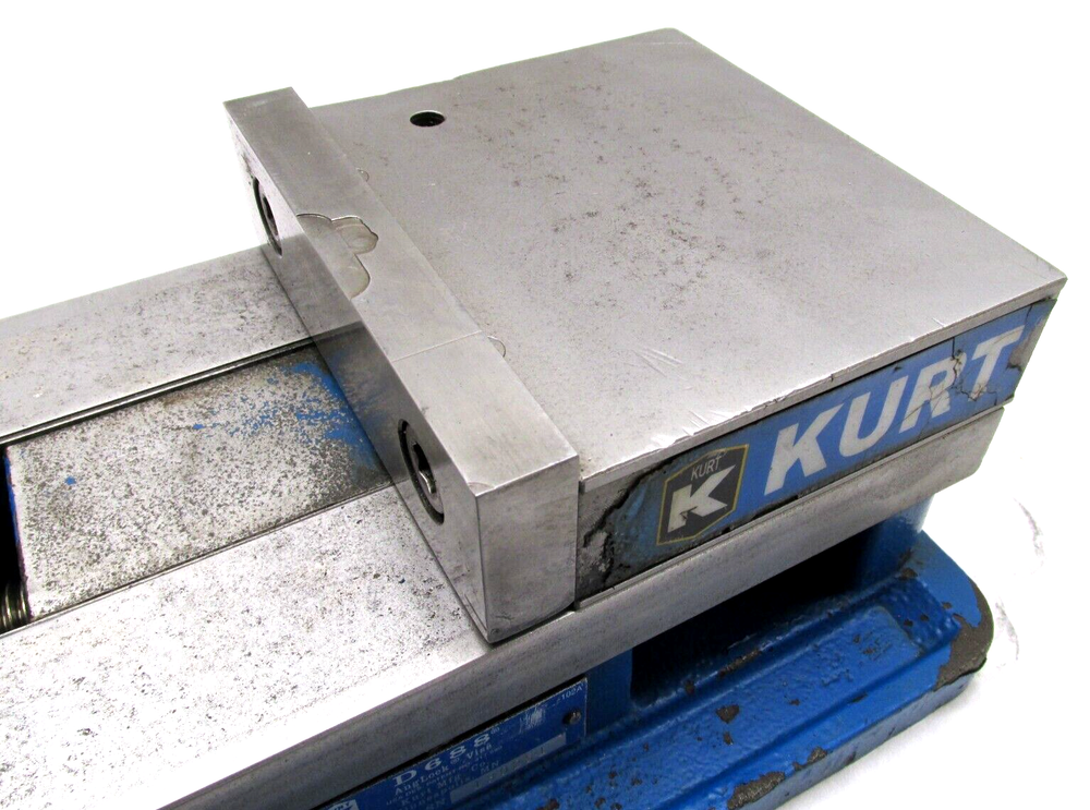 KURT ANGLOCK 6" MILLING MACHINE VISE w/ JAWS & HANDLE - #D688