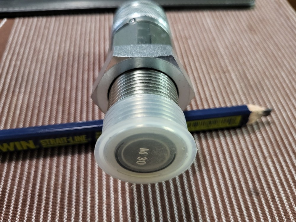 New  Hydraulic Female Quick Connect Flat Face Coupler bulk head John Deere