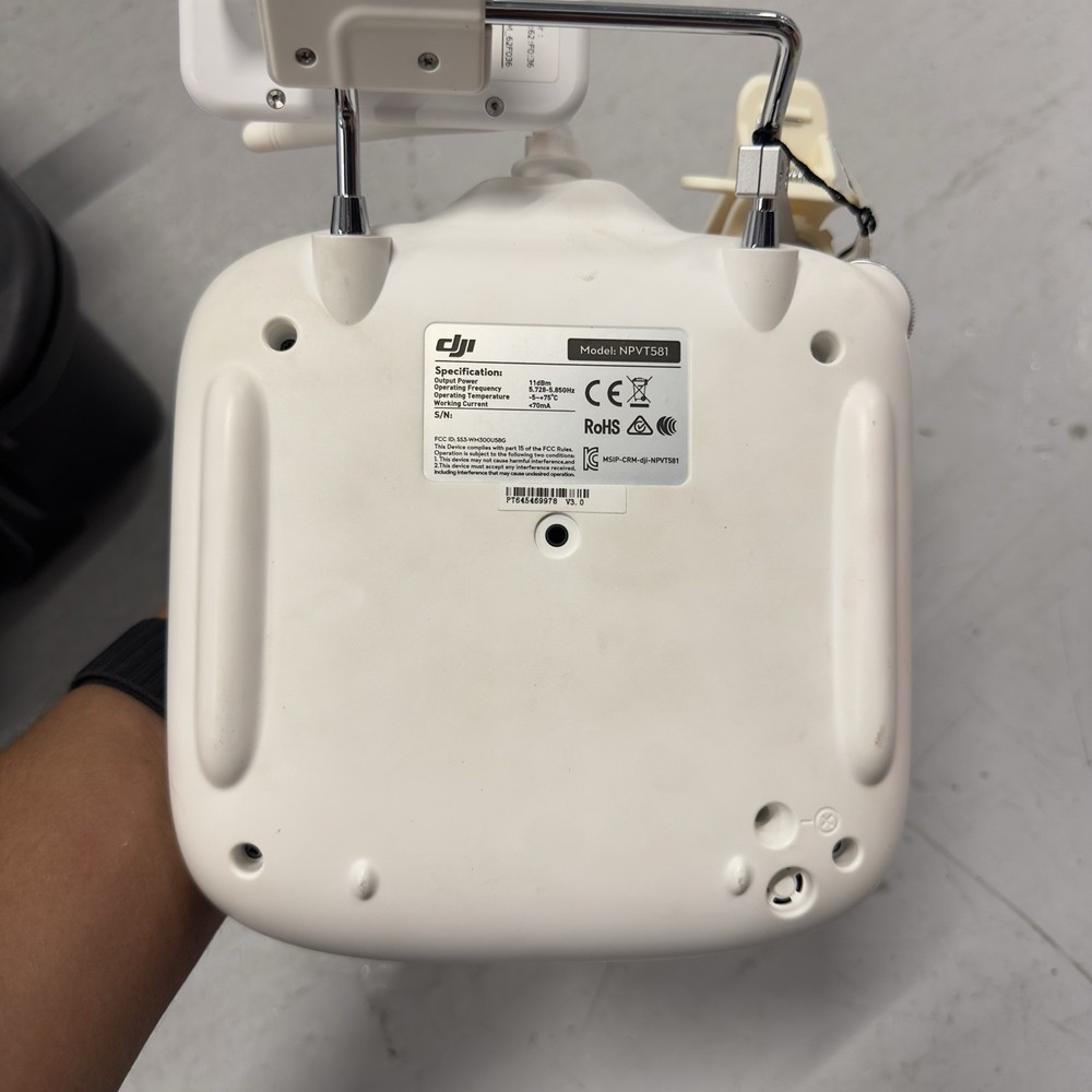 DJI PHANTOM 2 VISION + with case, 2 Used Batteries & Range Extender