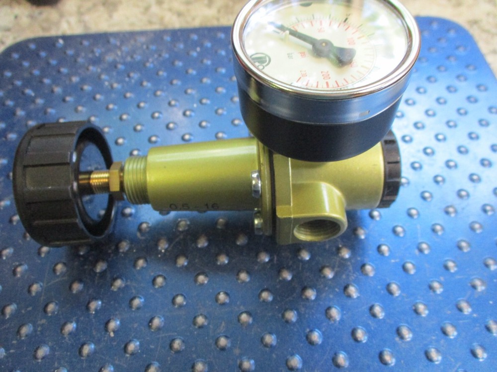 NEW RIEGLER FILTER REGULATOR 637.20D G 3/8