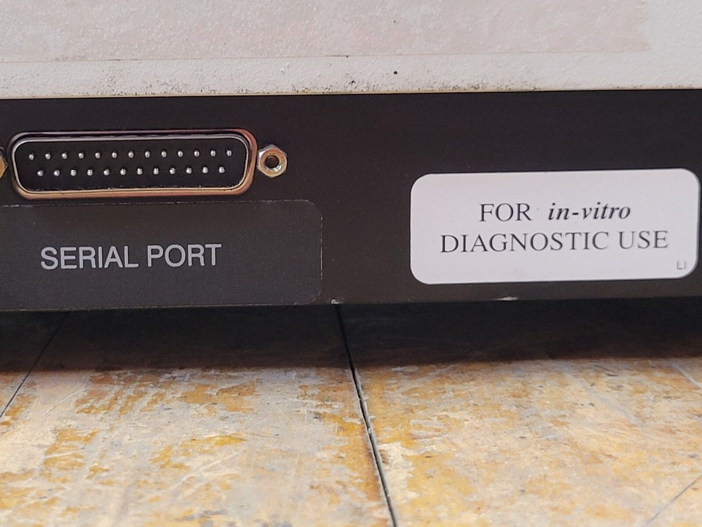 Bio-Tek Instruments ELx800 Universal Microplate Reader Absorbance 24VDC 40 Watt