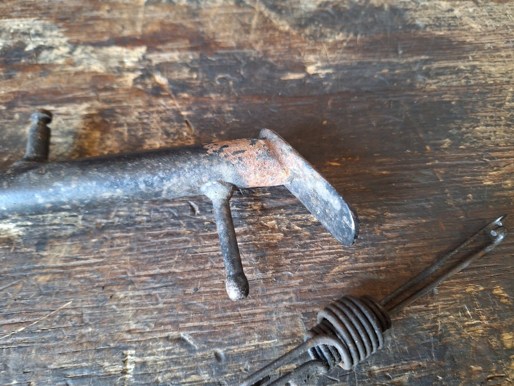 Suzuki GS 500 E - Side Stand & Spring