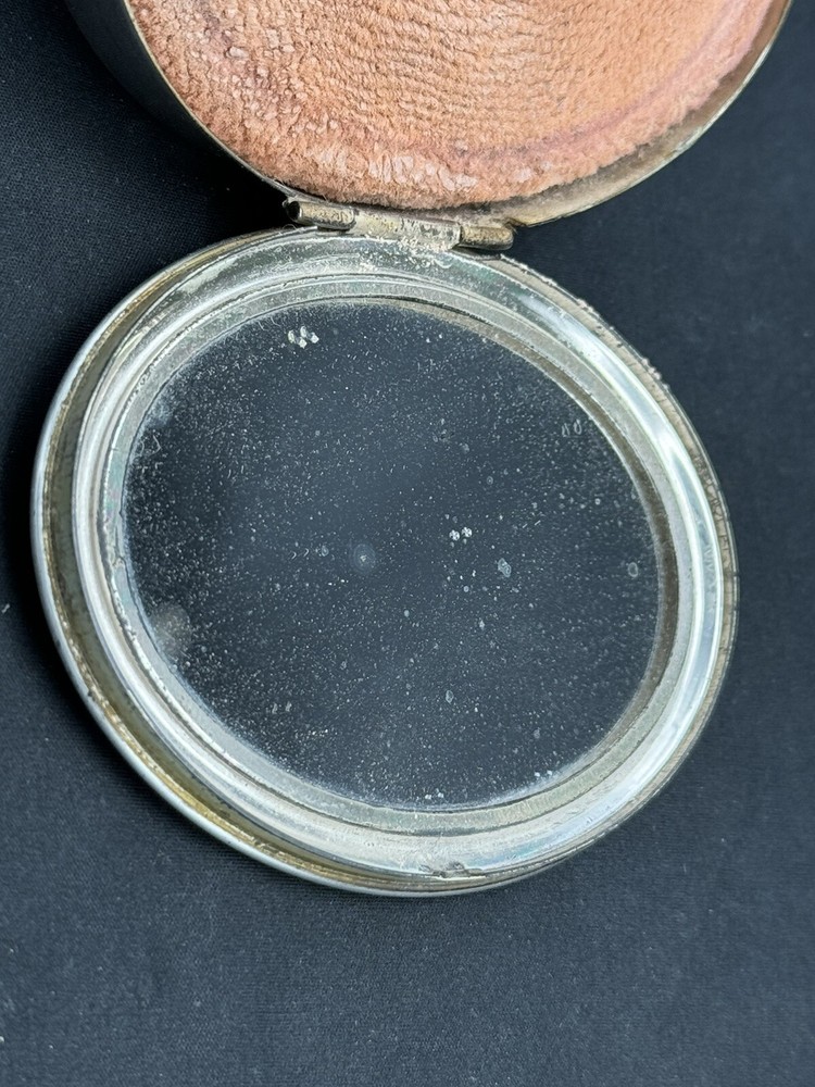 Vintage MAJESTIC STERLING SILVER COMPACT POWDER BOX