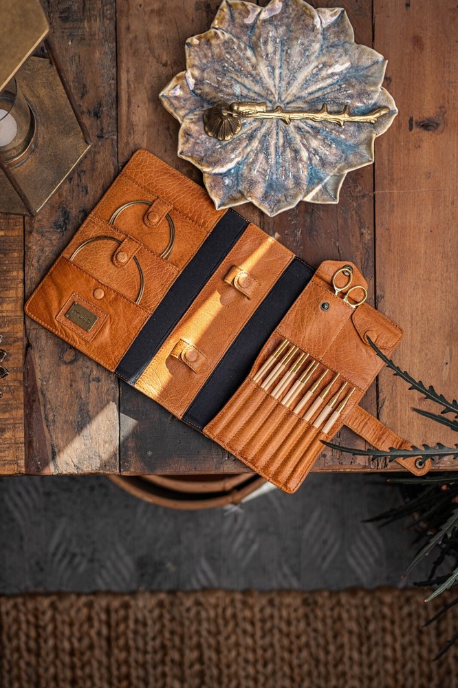 MUUD CARITA needle case