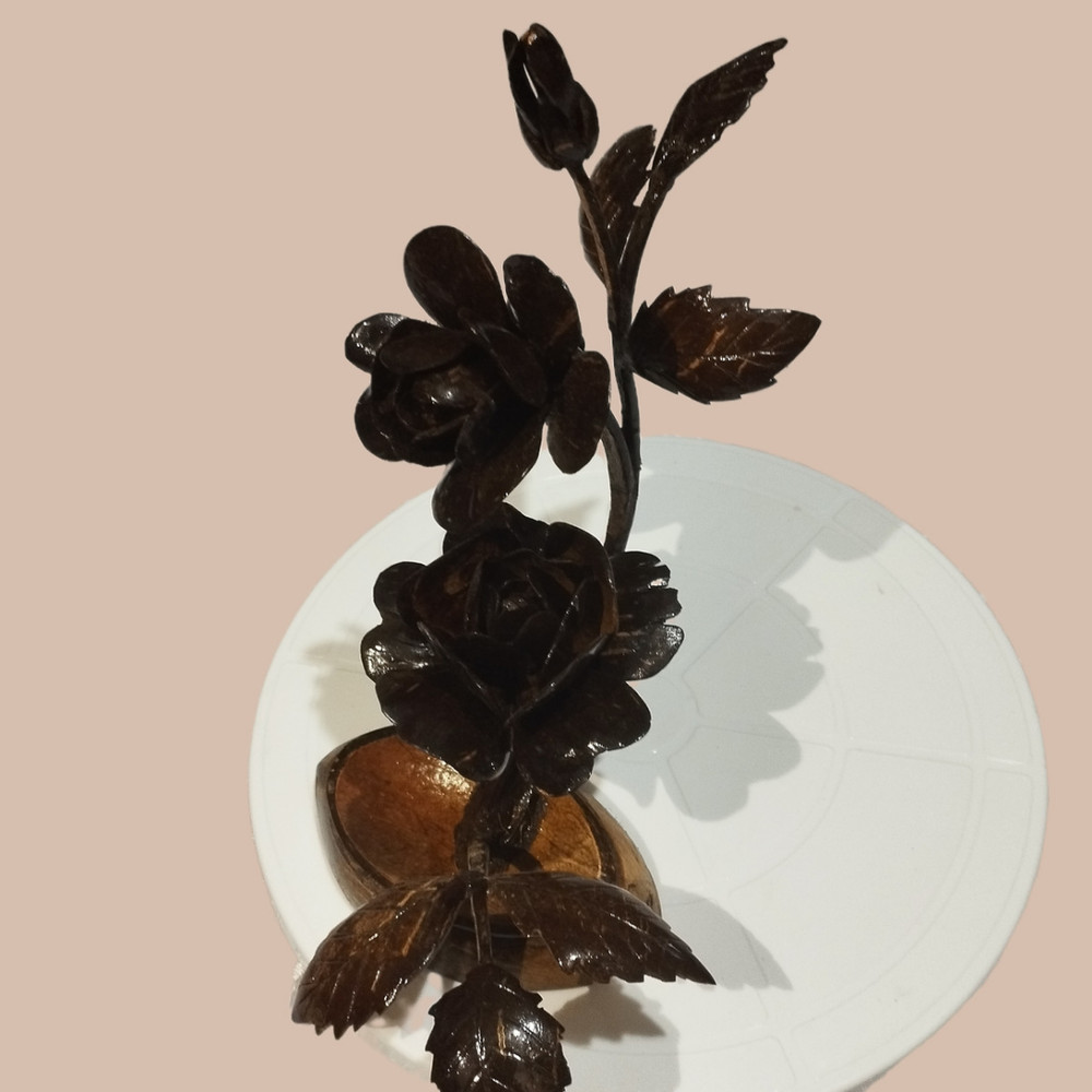 Hand made coconut shell Rose flower decor available coconut shell flower gift