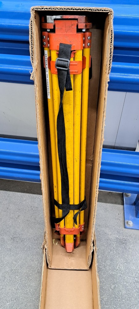 TOPCON ADJUSTABLE TRIPOD 42" CLOSED HEIGHT 64" MAXIMUM HEIGHT
