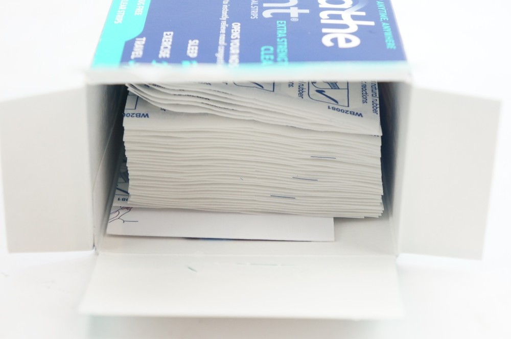 New Open Box Breathe Right Extra Strength Clear Nasal Strips 72ct
