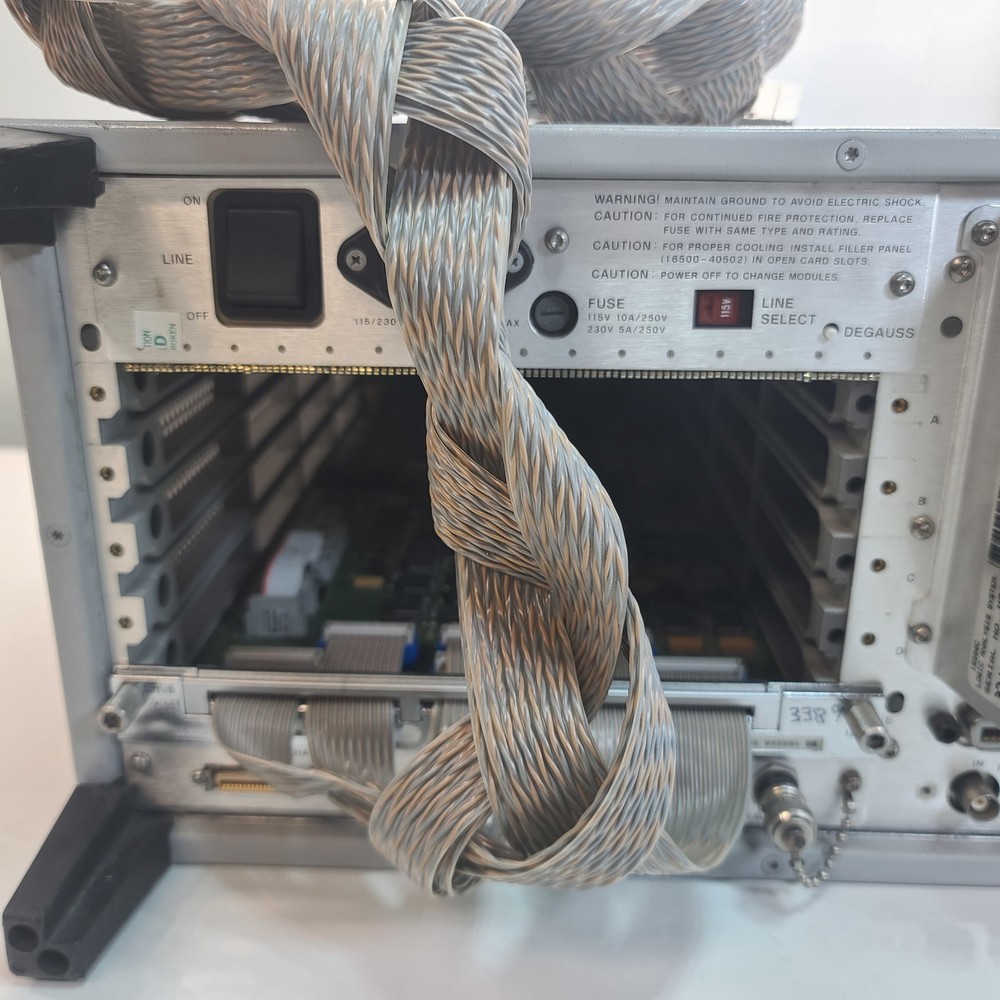HP 16500C Logic Analysis System Mainframe w/ 16552A Module & 16522-61601 Cables