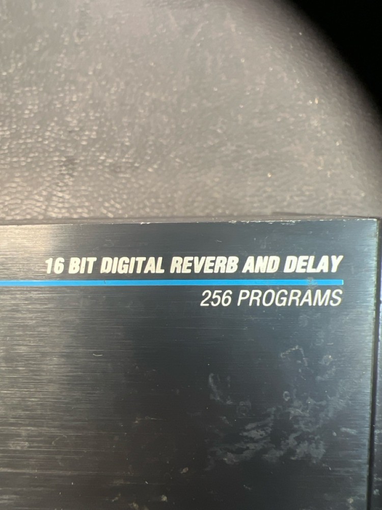 ALESIS MICROVERB 3 (PD7015528)