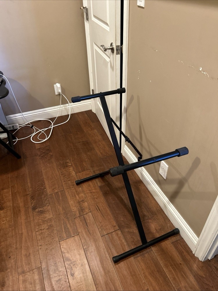 X Keyboard Stand