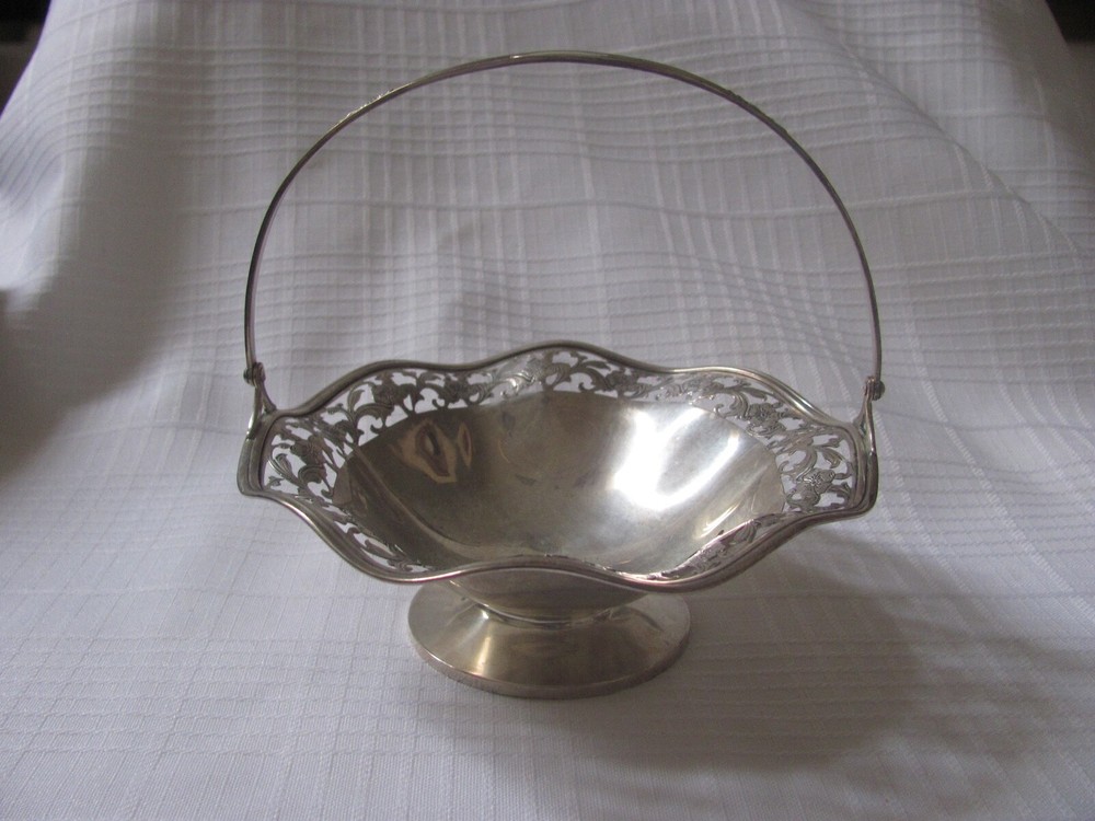 VINTAGE STERLING SILVER SMALL CANDY DISH BASKET WITH FLOWER DESIGNED