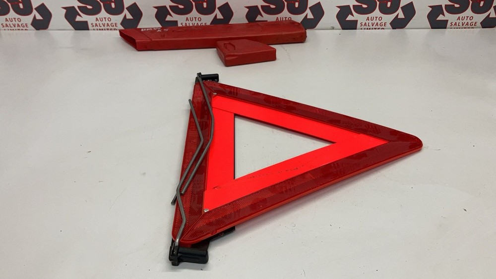 Bmw X5 08-10 Warning Triangle