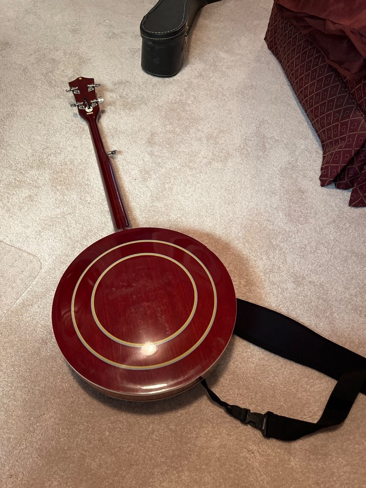 5 string Seville banjo with case