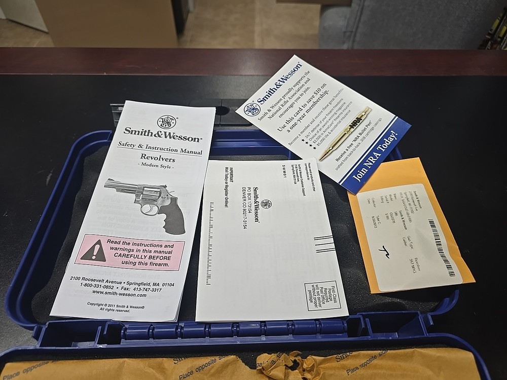 Smith And Wesson .357 586-8 Plastic Case