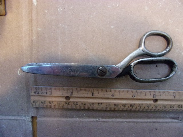 vintage Macy's red star scissors